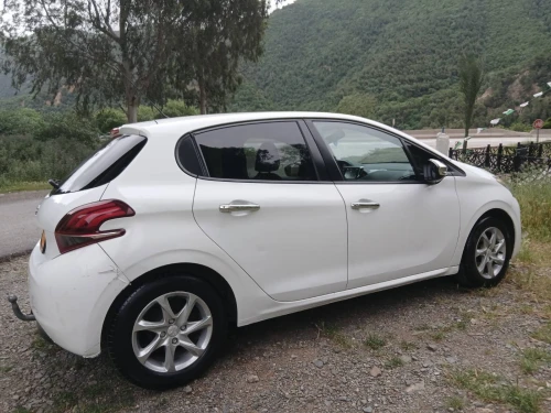 Peugeot 208 2016 Active Facelift