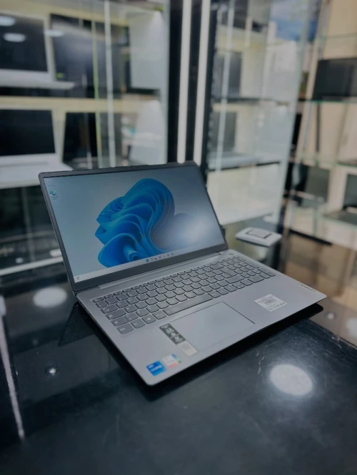 LENOVO IDEAPAD 3 15 I5-1135G7 16GB 256GB SSD NVME