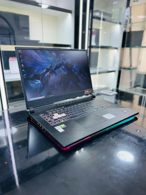 ASUS ROG STRIX G17 I7-10875H 16GB 512GB SSD NVME RTX 2070 8GB 240Hz