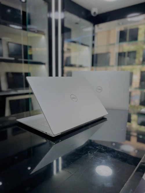 DELL XPS 9640 ULTRA 9 185H 32GB 1TB SSD RTX 4070 8GB VRAM OLED TACTILE NEUF JAMAIS UTILISE