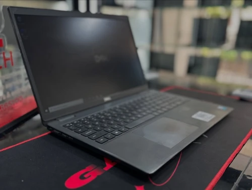 DELL LATITUDE 3520  I5-1135g7 16GB 512GB SSD