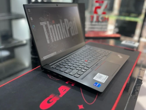 LENOVO THINKPAD E14   i7-1165g7 16GB 512GB SSD