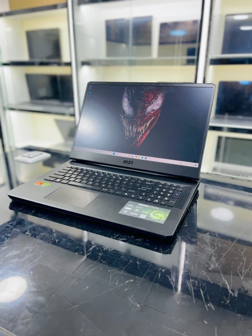 MSI ALPHA C7VF RYZEN 9 7945Hx 16GB 512GB SSD RTX 4060 8GB 2K 240Hz