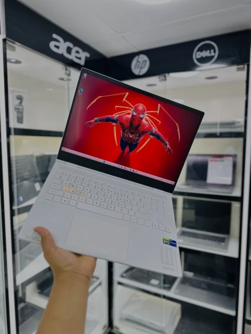 HP OMEN 16 WHITE EDITION I9-13900Hx 16GB DDR 5 512GB SSD NVME RTX 4070 8GB 2K 240Hz