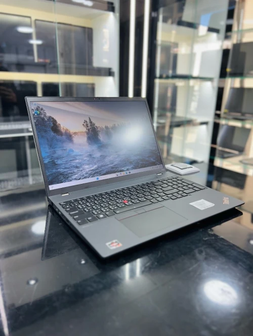 LENOVO THINKPAD P16s TACTILE RYZEN 7 PRO 7840u 32GB DDR 5 1TB SSD RADEON 780M 4GB