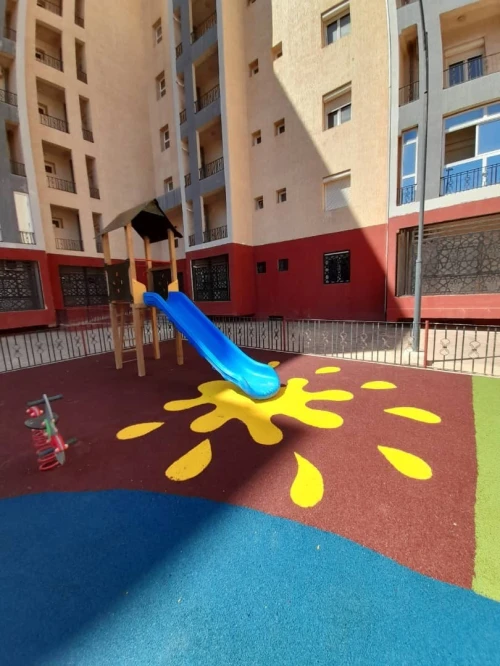 SOL AMORTISSANT revetement pour aire de jeux et parcs