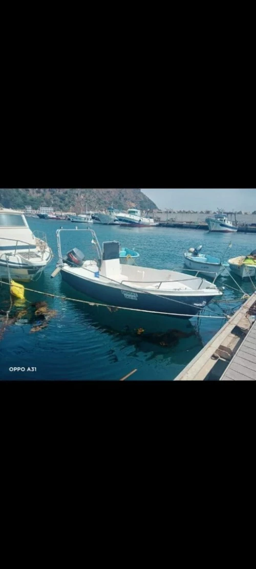 Bateau 5.35 juba marine avec moteur Yamaha 60  très bonne état skikda post à qui stora