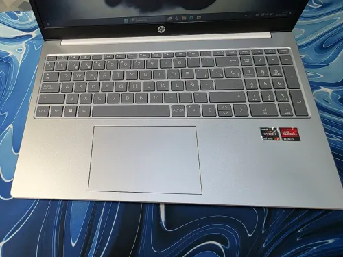 HP LAPTOP 15 RYZEN 7 7730U 16GB 512GB 15.6P