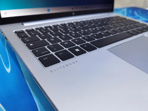 HP ELITEBOOK 830 G10 I7 13ÈME 32GB DDR5 512GB 13.3P IPS FHD