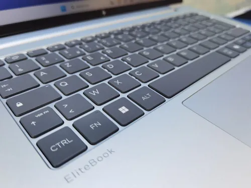 HP ELITEBOOK 6 G1AH 14 RYZEN 5 PRO 215 16GB DDR5 512SSD NEUF