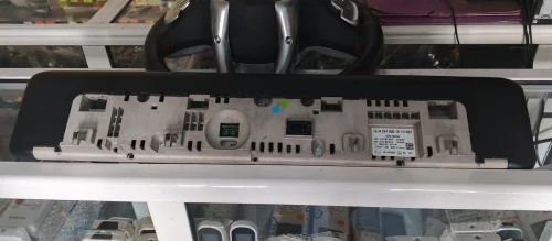 Volant multifonction + écran combiné d'affichage multimédia