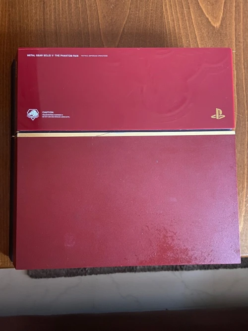 Ps4 FAT LIMITED EDITION METAL GEAR SOLIDV:THE PHANTOM PAIN (sans manette)