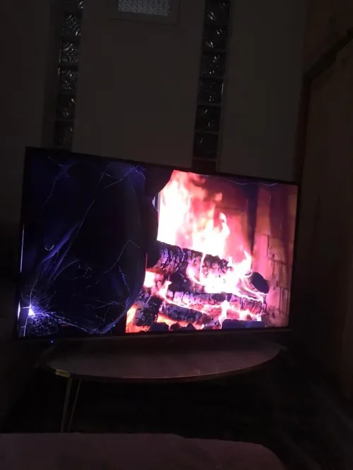 Télévision condor smart cassé