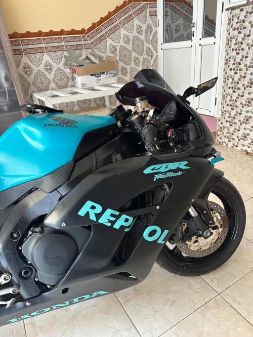Honda CBR 1000RR SC57 2005