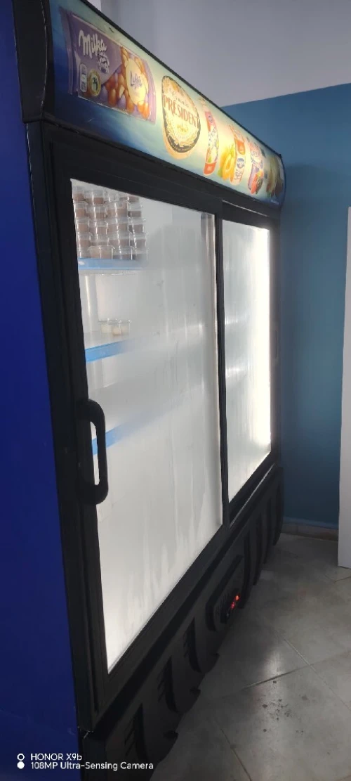 Frigo murale en bon état