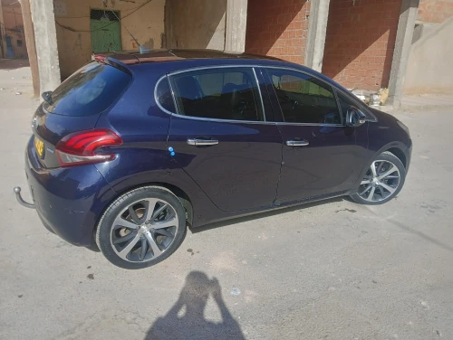 Peugeot 208 2015 
