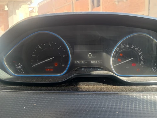 Peugeot 208 2015 