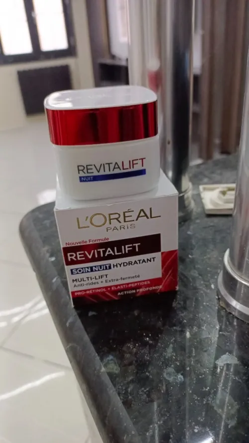 Stiik loryal w nivea dorigin fiha ta3 zjaj wta3 gar3a wfiha ta3 nsa