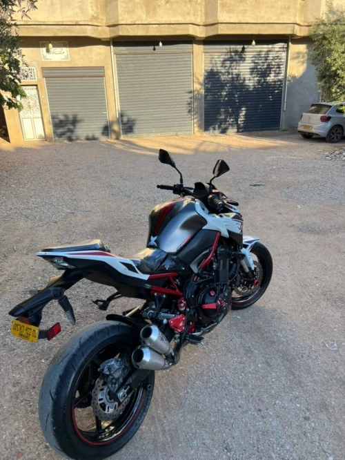 Kawasaki Z 900 2022