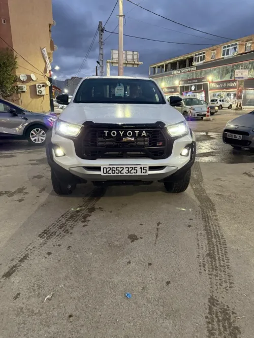 Toyota Hilux 2025 GR