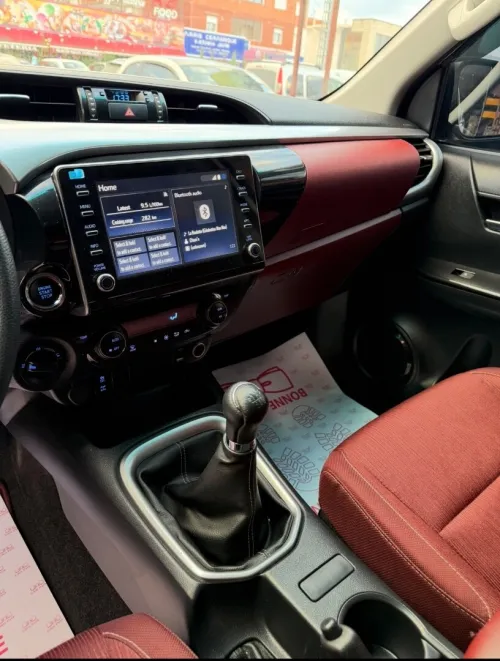 Toyota Hilux 2024 