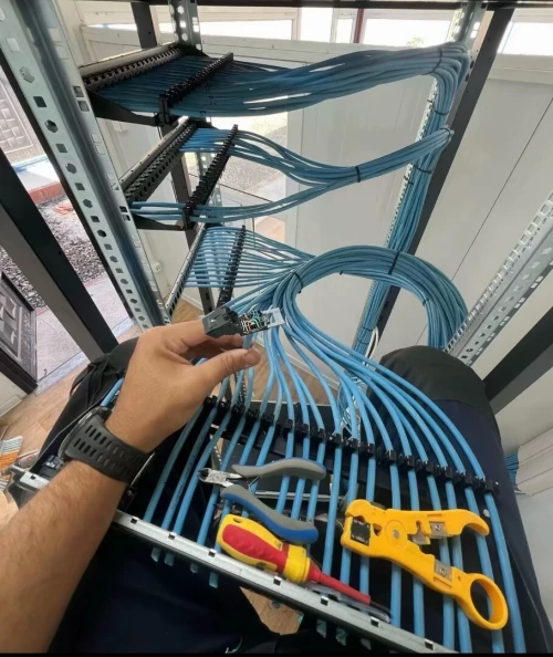 Installation Caméras de Surveillance & Systèmes d'Alarme (Professionnel)