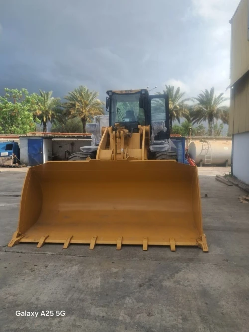 SEM ( A Caterpillar Brand ) Chargeur SEM655D 2026
