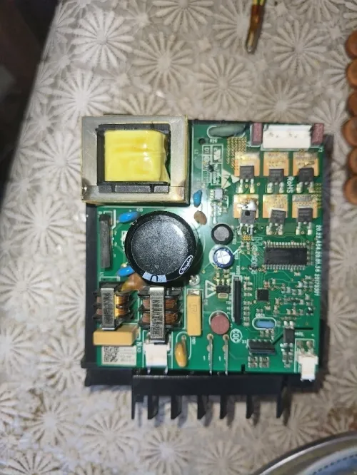Carte mère et moteur réfrigérateur beko inventer