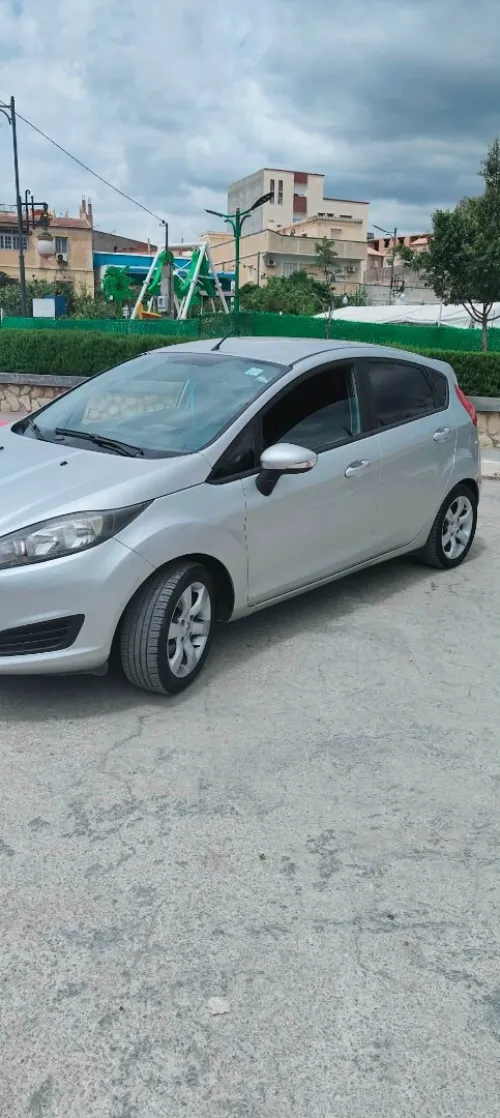 Ford Fiesta 2015 1.6 HDI 92