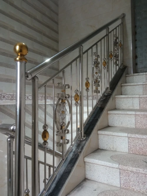 _fourniture et pose rampes escalier en inox