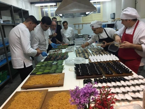 STAGES PRATIQUES  EN HÔTELLERIE ET GASTRONOMIE EN ESPAGNE