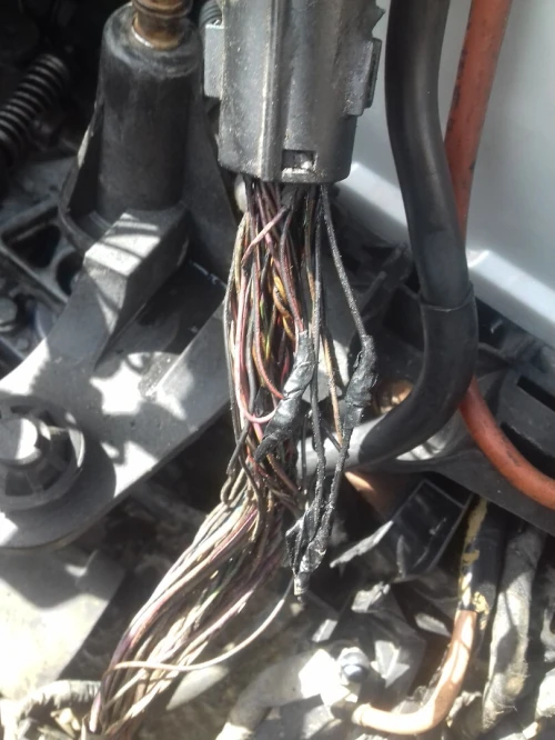 Électricien automobile كهرباء السيارات