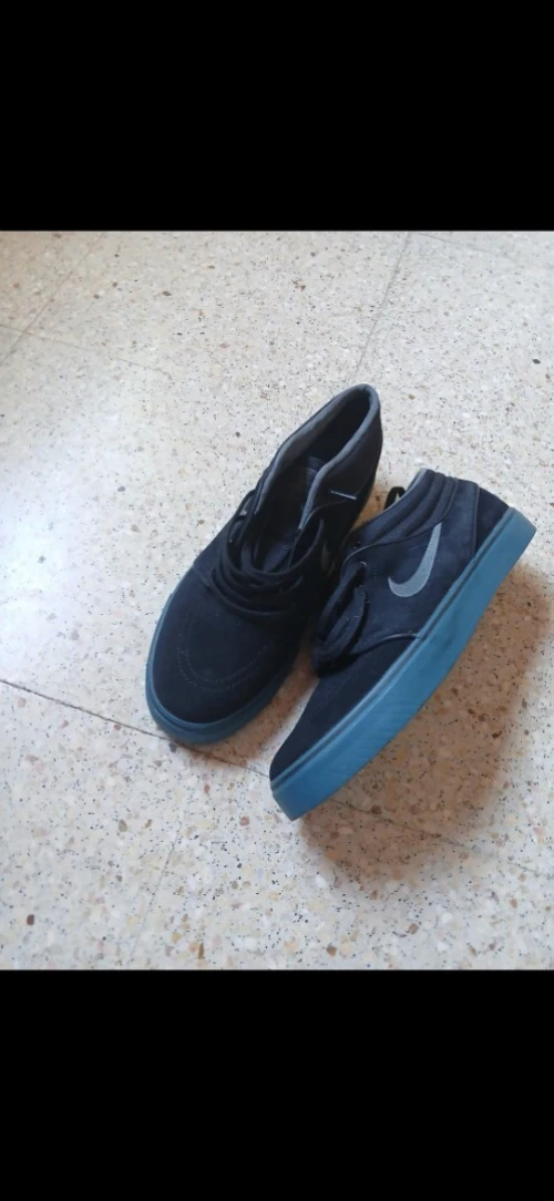 Baskets  Nike caba