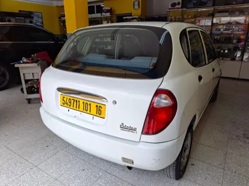 Daihatsu Sirion 2001 
