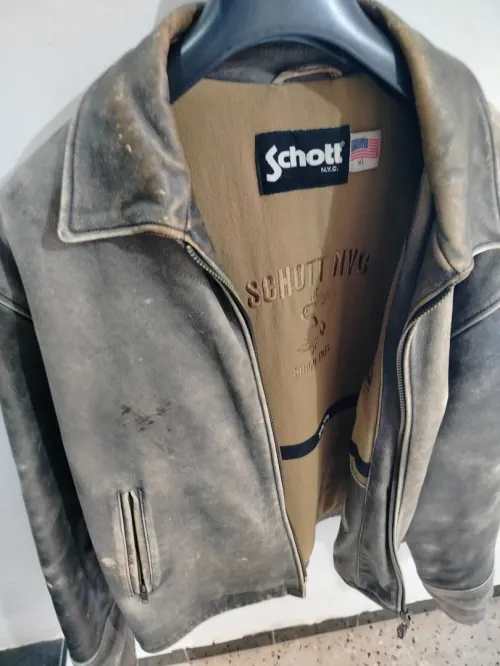 Veste  en Cuire 100%  "Schott NYC USA"  made in USA