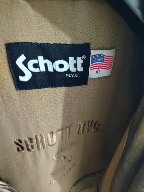 Veste  en Cuire 100%  "Schott NYC USA"  made in USA
