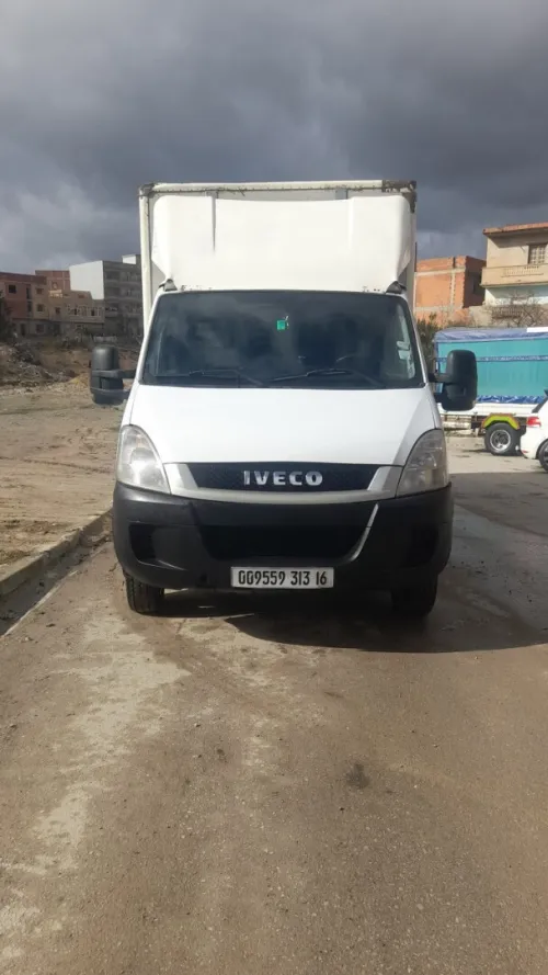 Location fourgon équiper caisse conteneur