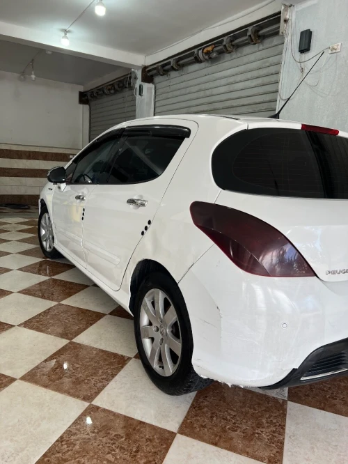 Peugeot 308 2011 Allure hdi 2.0 litre 90ch