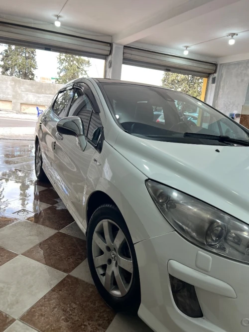 Peugeot 308 2011 Allure hdi 2.0 litre 90ch