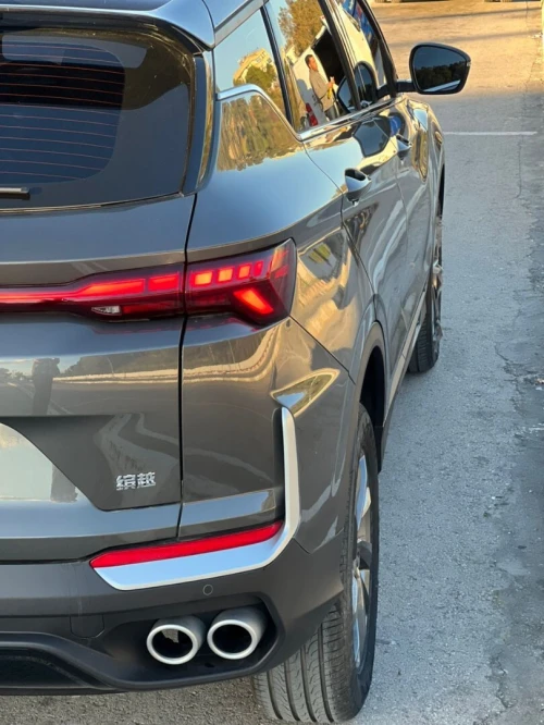 Geely Coolray 2025 La tout sans toit التبادل فقط
