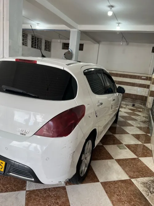 Peugeot 308 2011 Allure hdi 2.0 litre 90ch