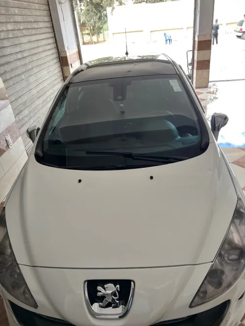 Peugeot 308 2011 Allure hdi 2.0 litre 90ch