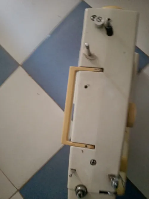 Vend machine à coudre