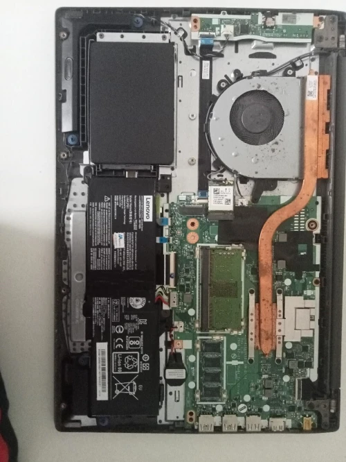 Lenovo V15 pc portable