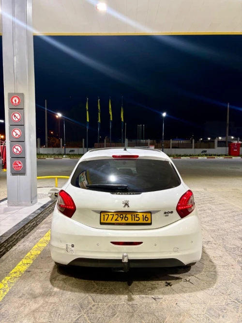 Peugeot 208 2015 Allure