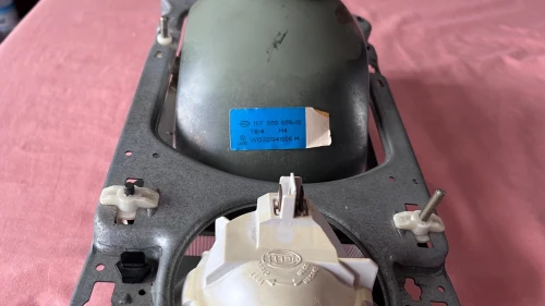 phare avant droit i gouch Hella d'origine pour une Volkswagen jdd jami rakbi