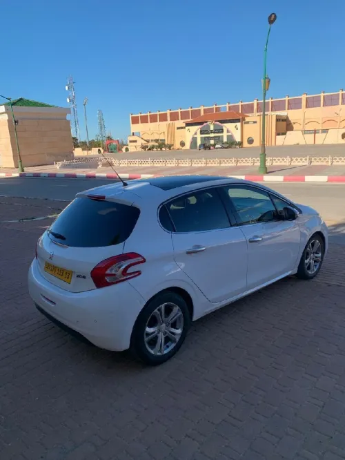 Peugeot 208 2013 Allure