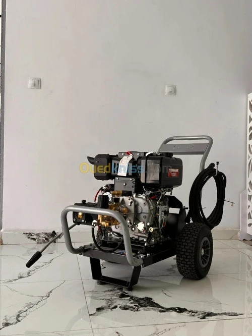 Nettoyeur haute pression professionnel IPC BENZ 200/17 DIESEL