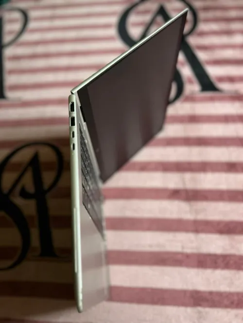 HP ELITEBOOK 1040 G9 X360 2-in-1 . intel I7 -1255 evo 5.0GHZ