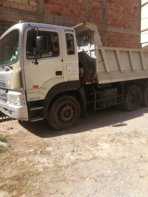 Hundai 270 2009